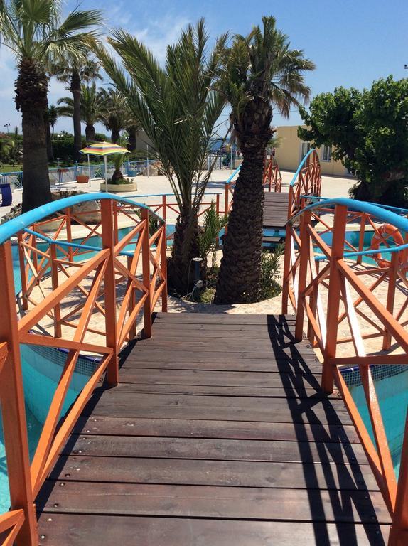 Angelos Beach Hotel ファリラキ エクステリア 写真