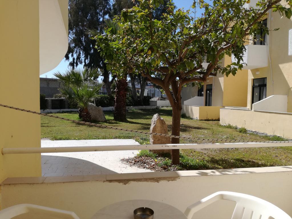 Angelos Beach Hotel ファリラキ エクステリア 写真