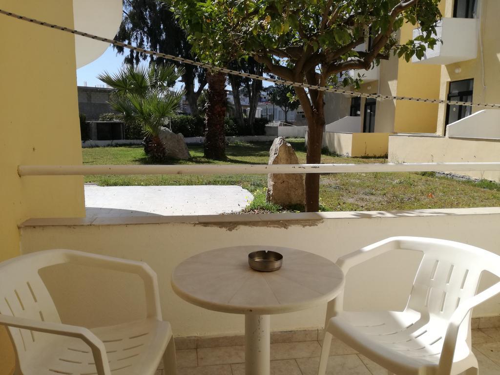 Angelos Beach Hotel ファリラキ エクステリア 写真