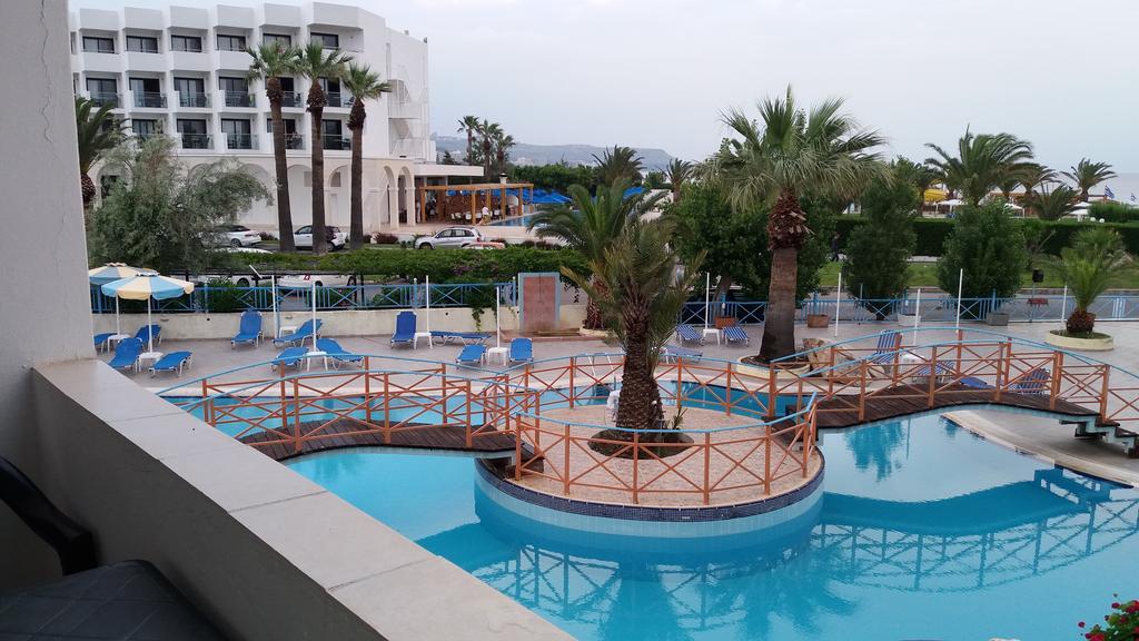 Angelos Beach Hotel ファリラキ エクステリア 写真