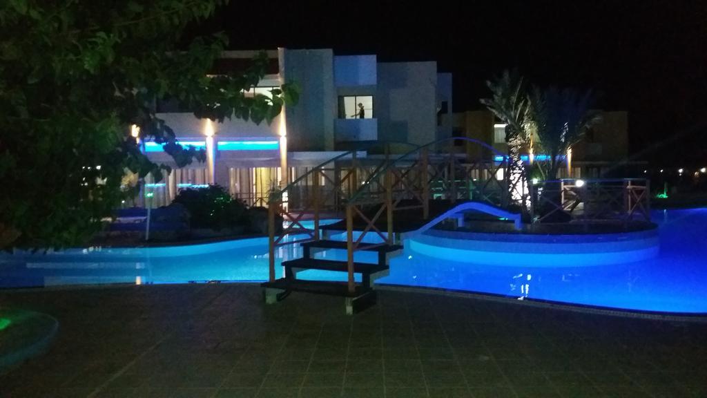 Angelos Beach Hotel ファリラキ エクステリア 写真