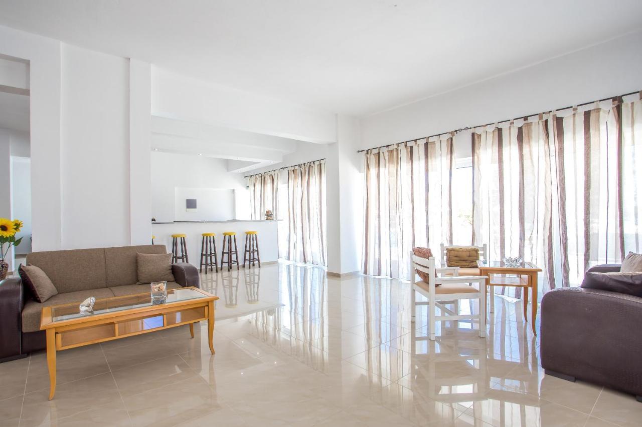 Angelos Beach Hotel ファリラキ エクステリア 写真